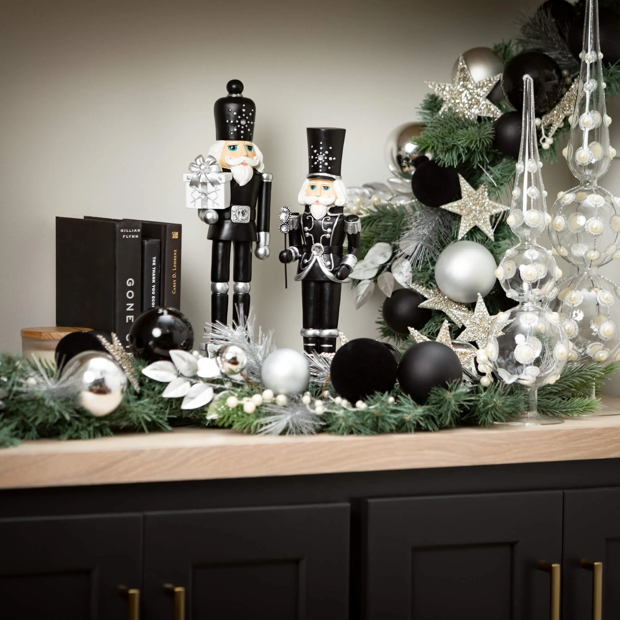 Black Ball Pine Garland