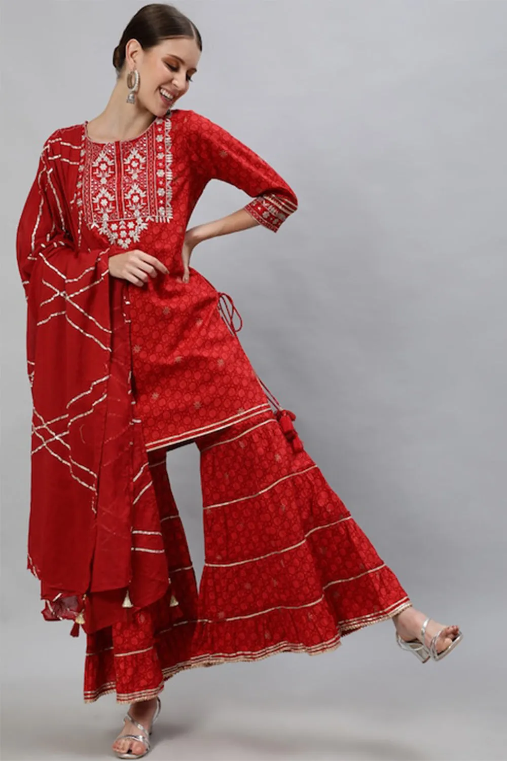 Ishin Women Maroon Bandhani Embroidered Kurta Set